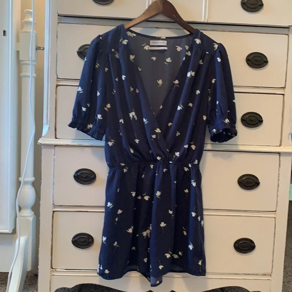 Urban Outfitters Floral Romper - Picture 1 of 7